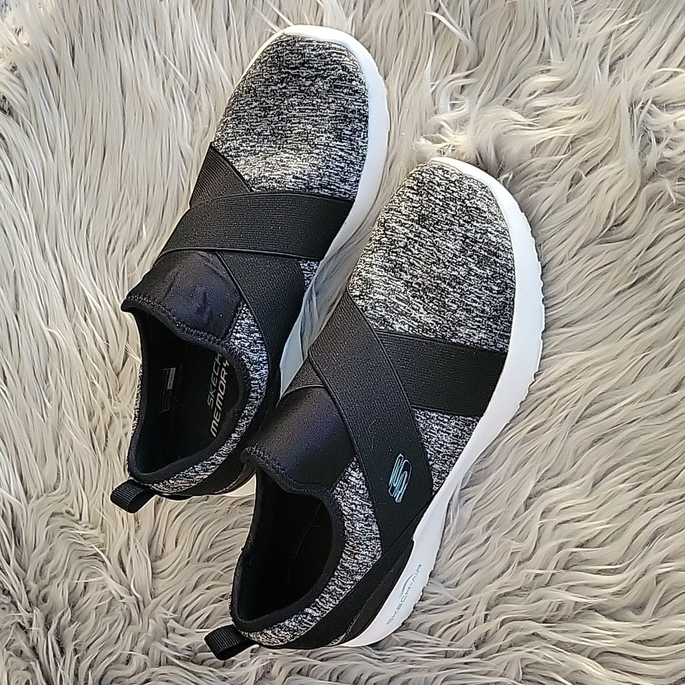 Skechers Slip-on Sneakers